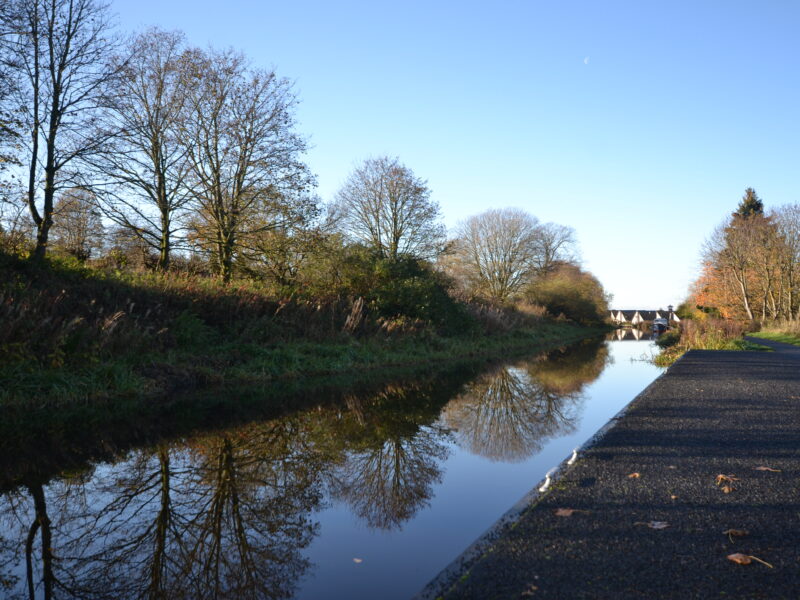 Union Canal Towpath into Linlithgow